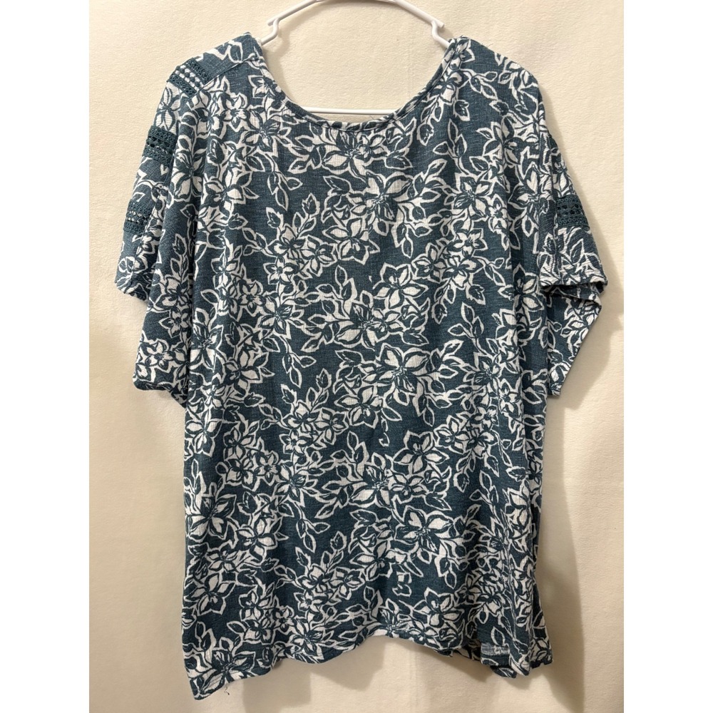 Como Black Woman Blue White Floral Knot Front Crochet Lace Trim Top 3X - Picture 2 of 6